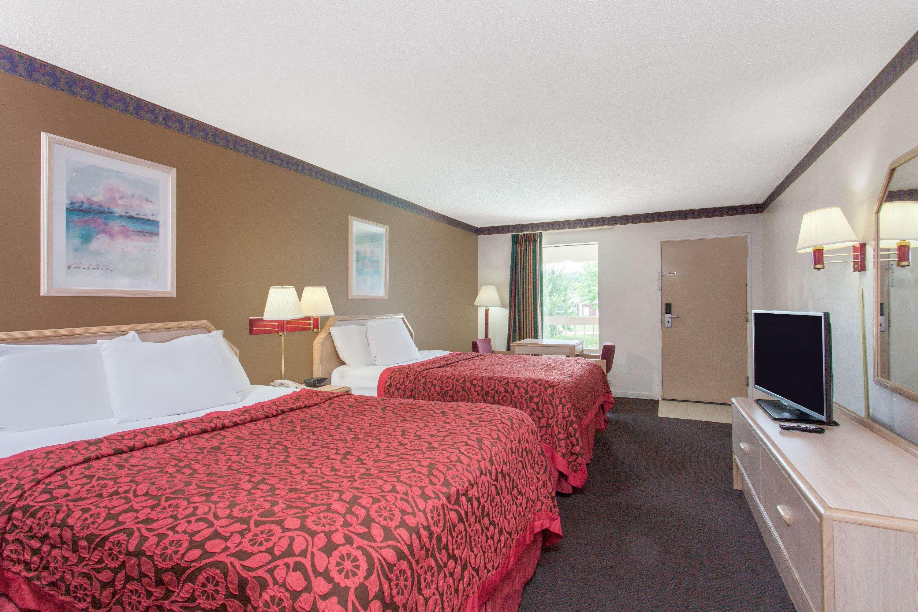 Quality Inn & Suites Decatur Priceville I-65 Εξωτερικό φωτογραφία