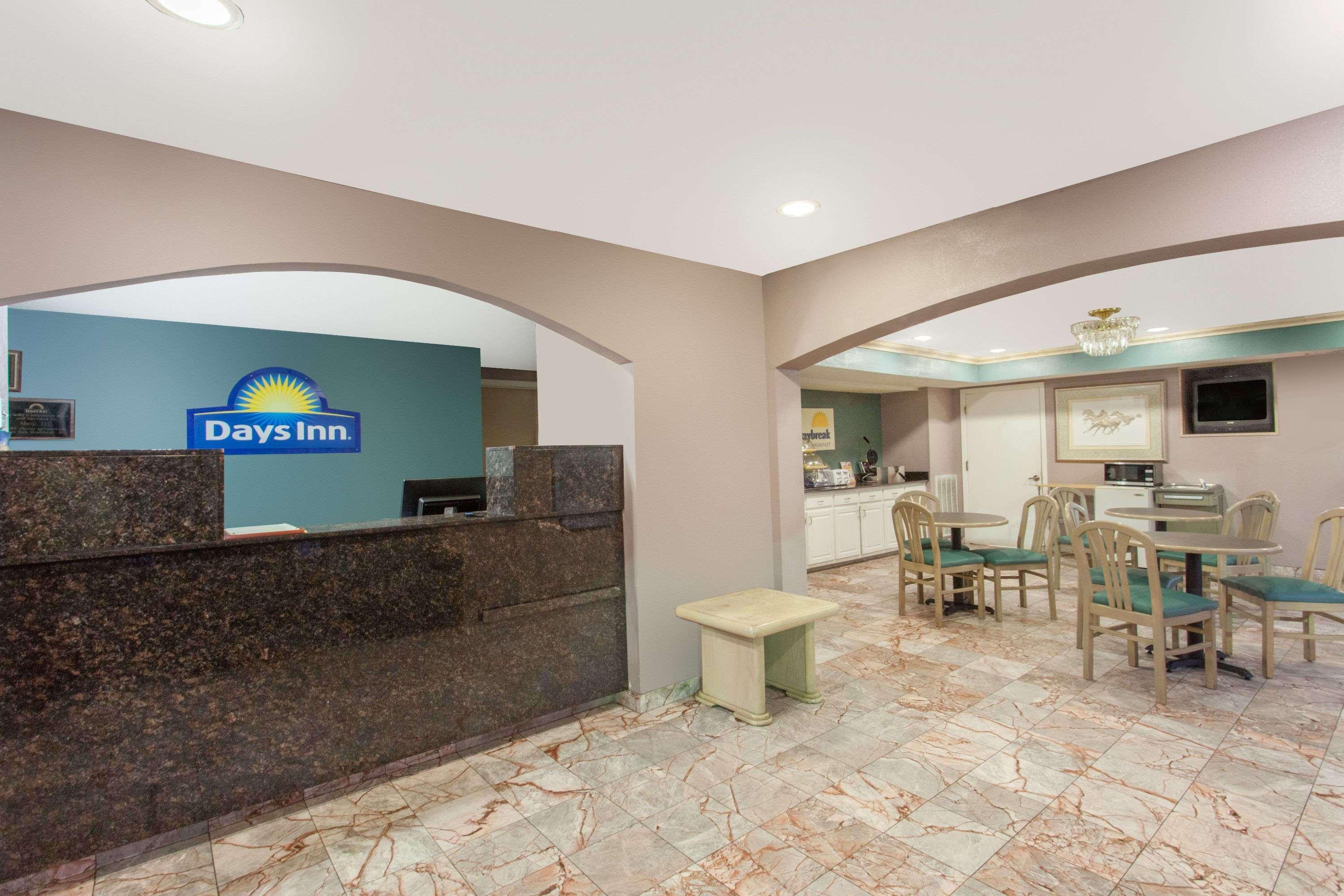 Quality Inn & Suites Decatur Priceville I-65 Εξωτερικό φωτογραφία