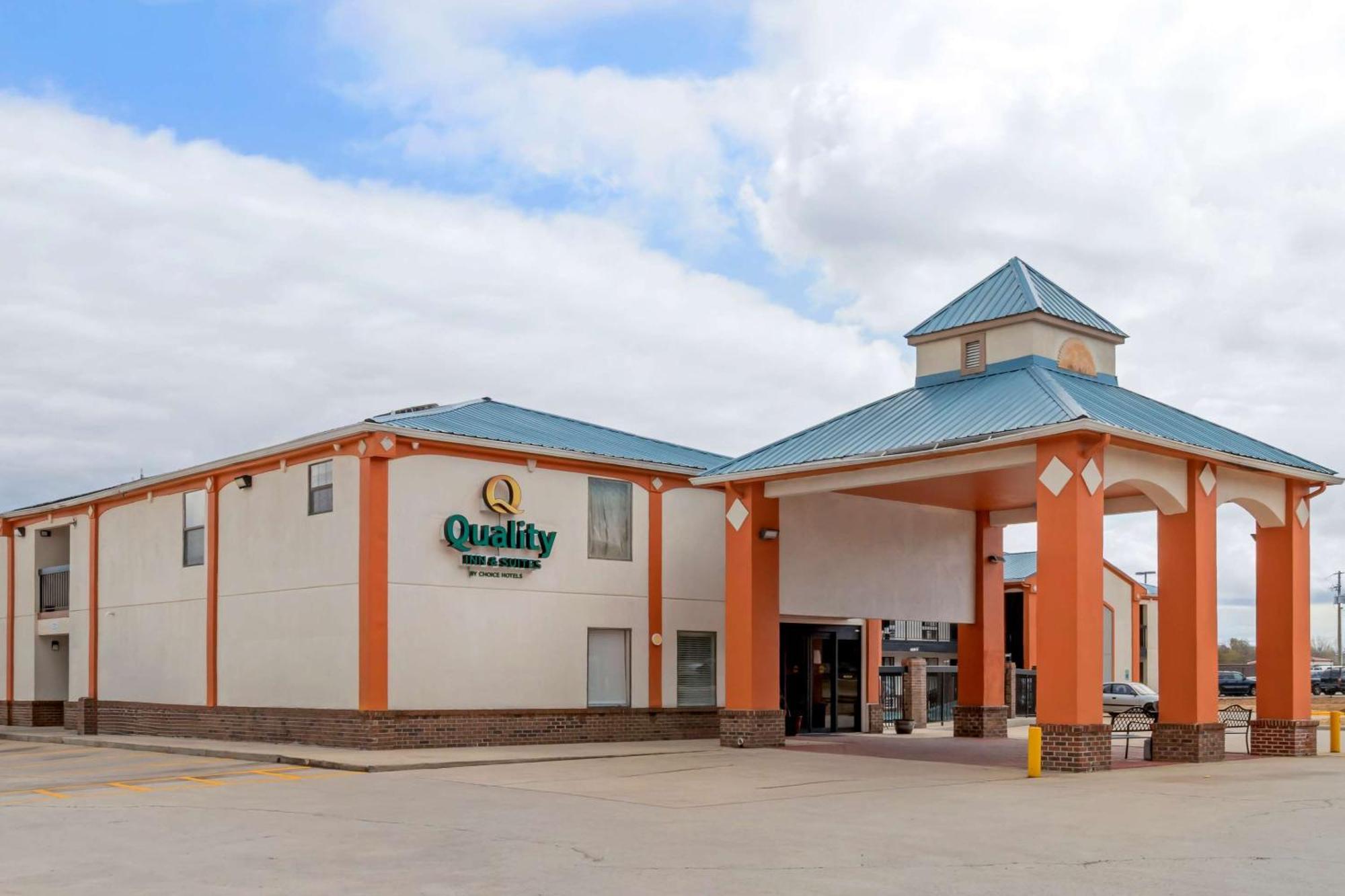 Quality Inn & Suites Decatur Priceville I-65 Εξωτερικό φωτογραφία