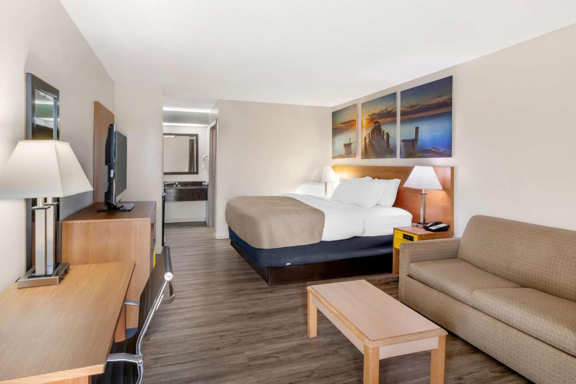 Quality Inn & Suites Decatur Priceville I-65 Εξωτερικό φωτογραφία